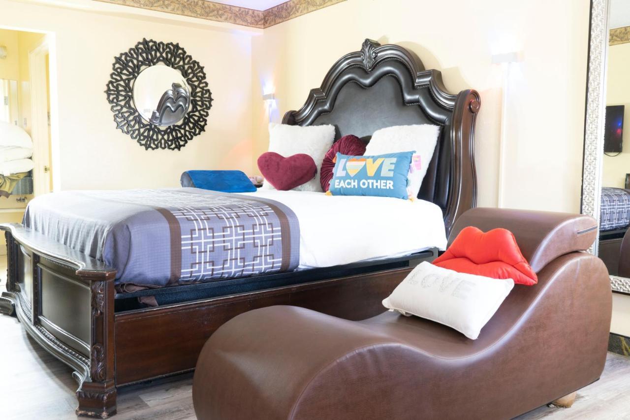 Luxe Romantic Suites Dolton Exterior foto